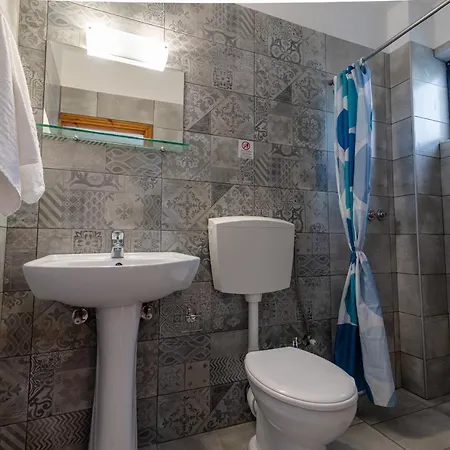 Anthia Aparthotel 3*