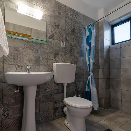 Anthia Hotel apartamentowy 3*
