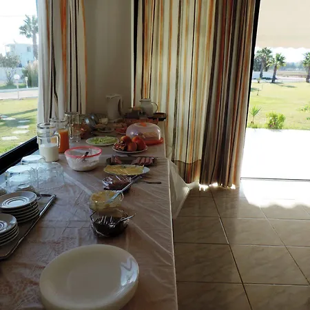 Anthia מלון דירות מרמרי